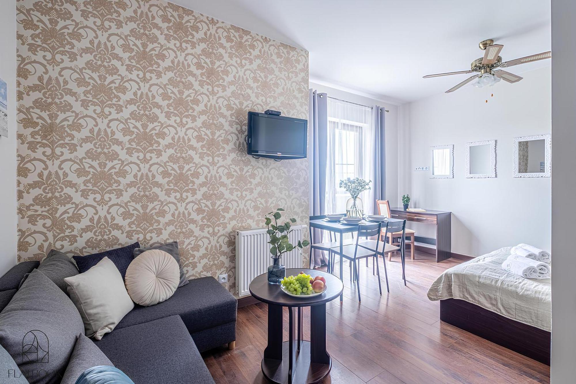 Bed & Breakfast Lazurowy Dwor - Oraz Z Basenem I Parkingiem Sztutowo