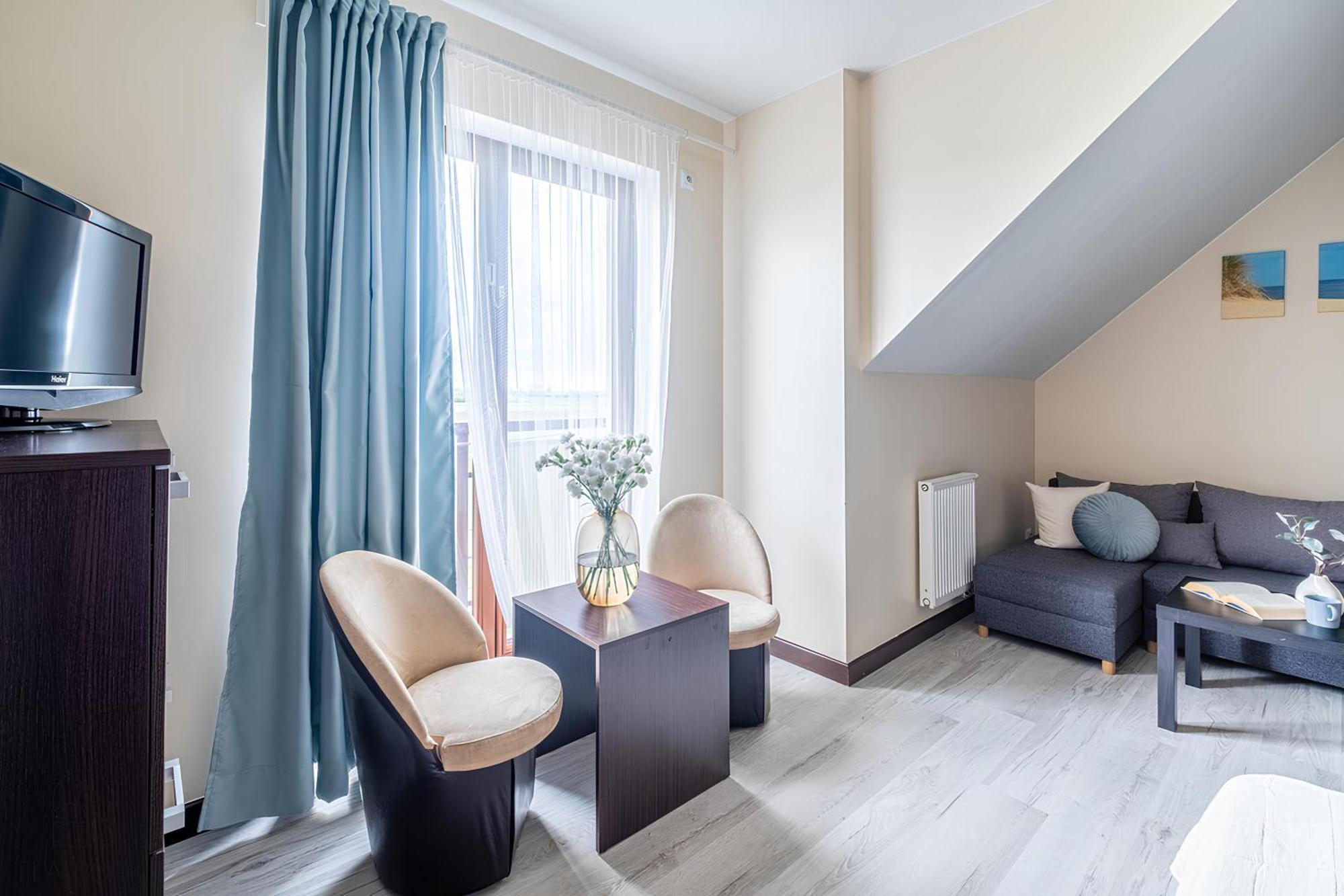 Bed & Breakfast Lazurowy Dwor - Oraz Z Basenem I Parkingiem