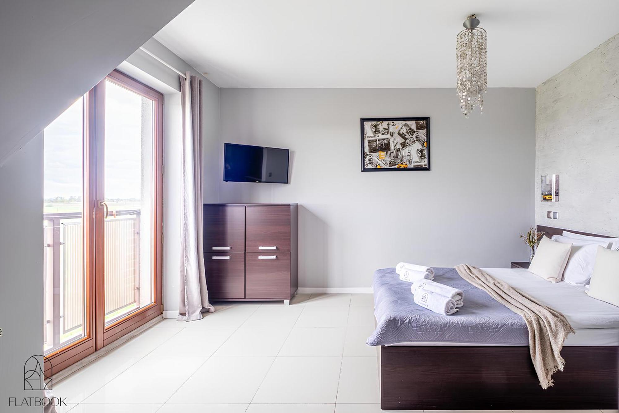 Lazurowy Dwor - Oraz Z Basenem I Parkingiem Bed & Breakfast Sztutowo
