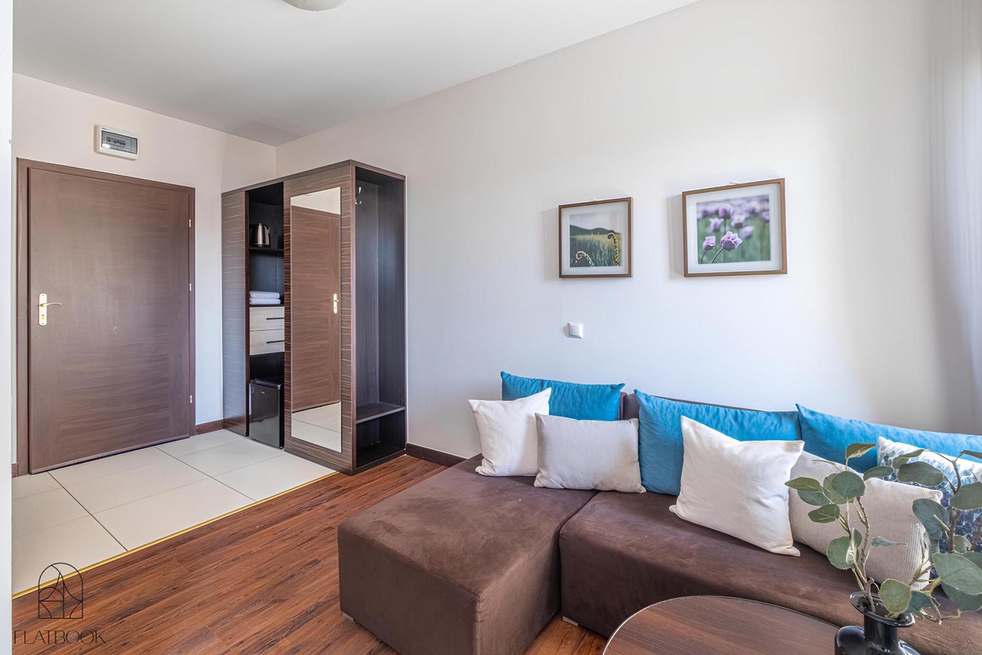 Lazurowy Dwor - Oraz Z Basenem I Parkingiem Bed & Breakfast