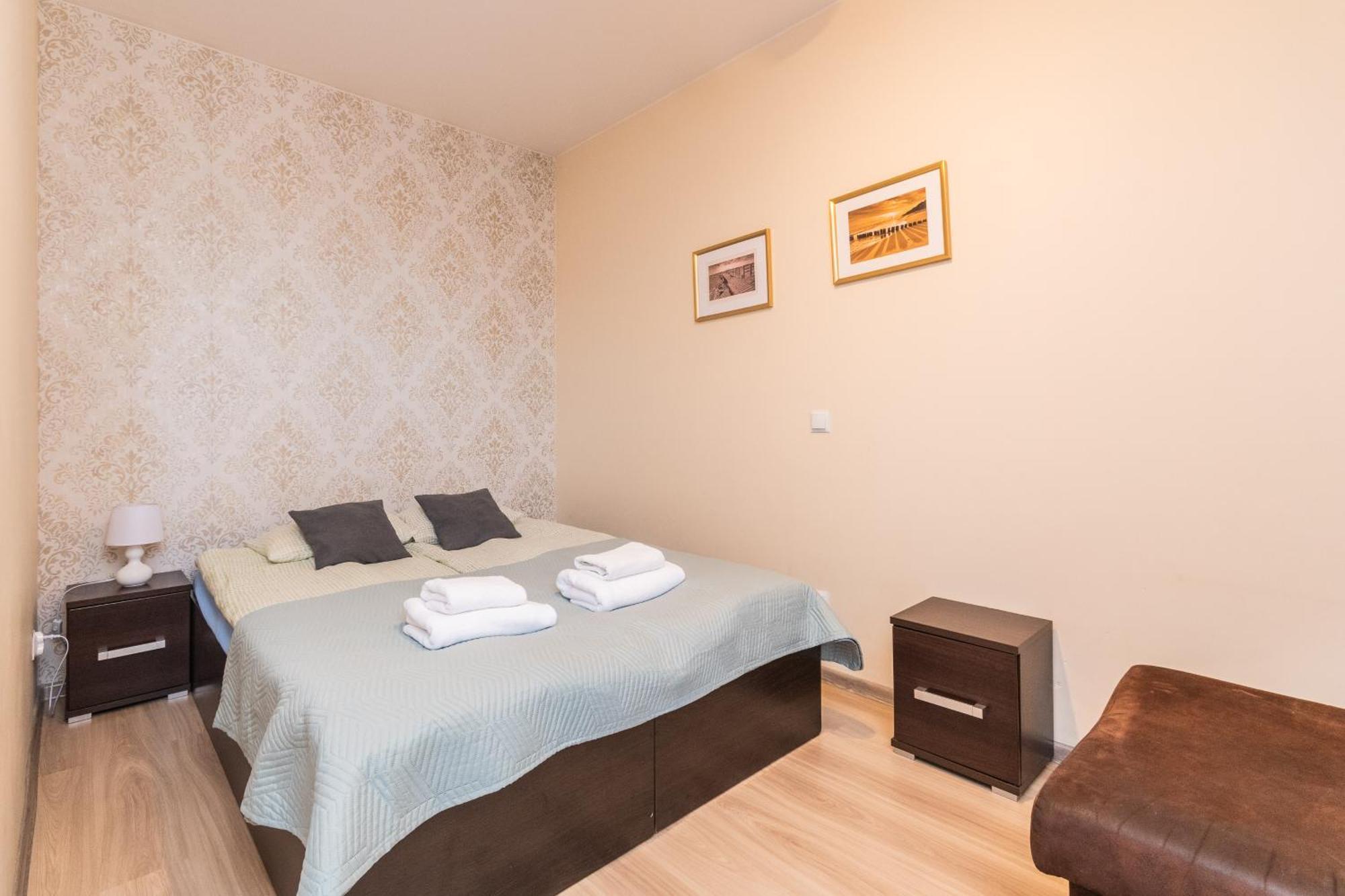 Bed & Breakfast Lazurowy Dwor - Oraz Z Basenem I Parkingiem