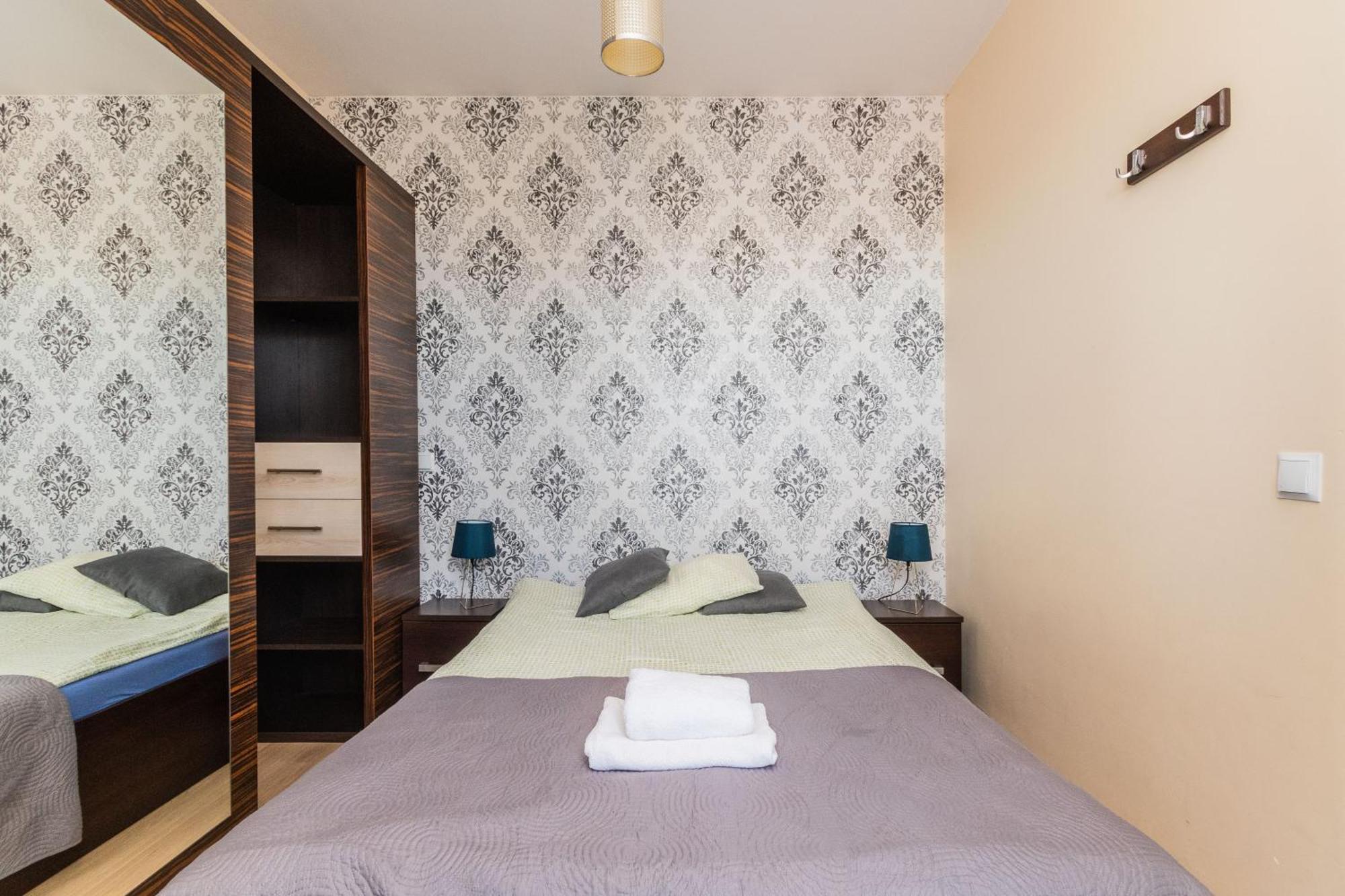 Bed & Breakfast Lazurowy Dwor - Oraz Z Basenem I Parkingiem Sztutowo
