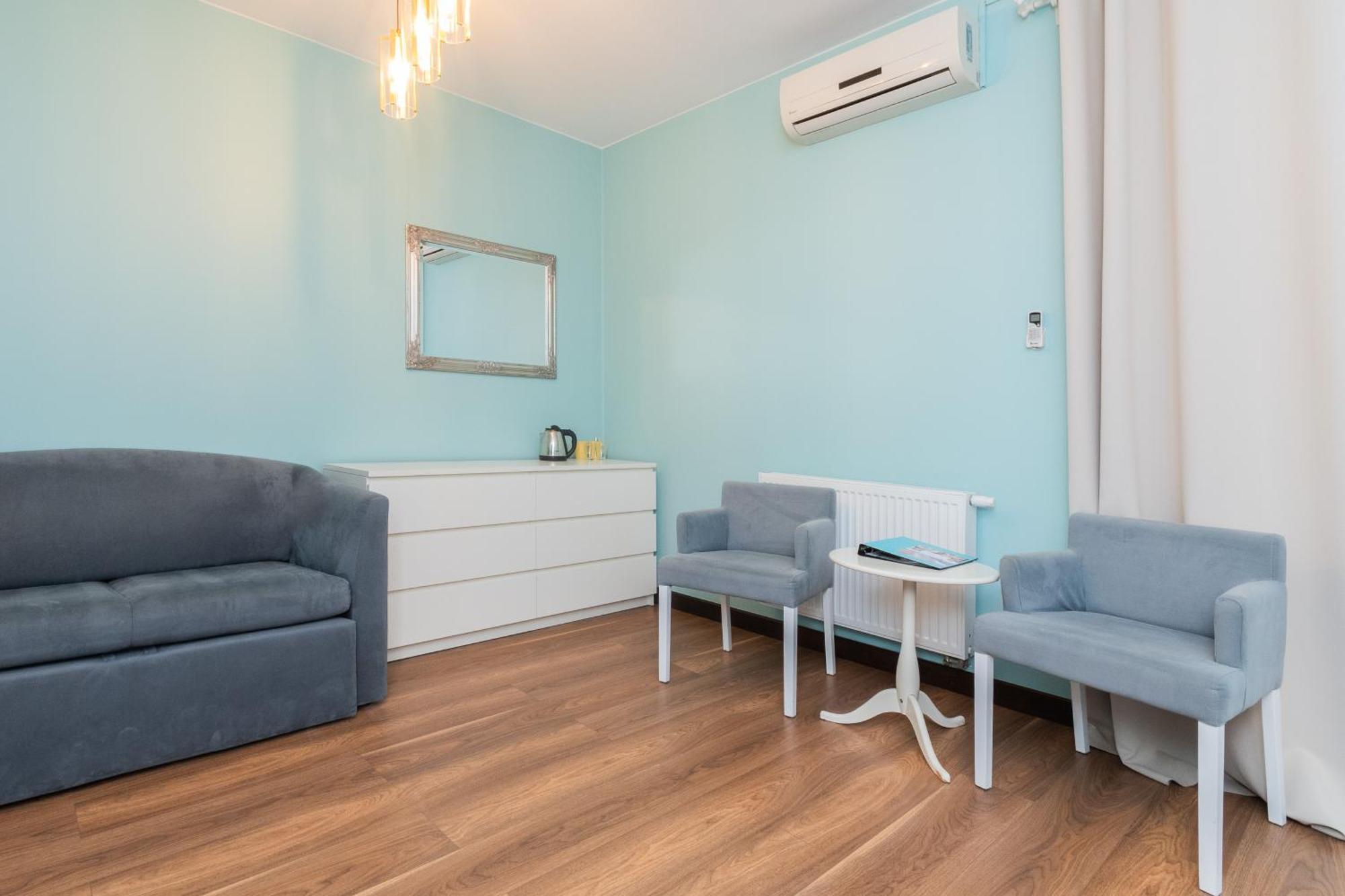 Lazurowy Dwor - Oraz Z Basenem I Parkingiem Bed & Breakfast *