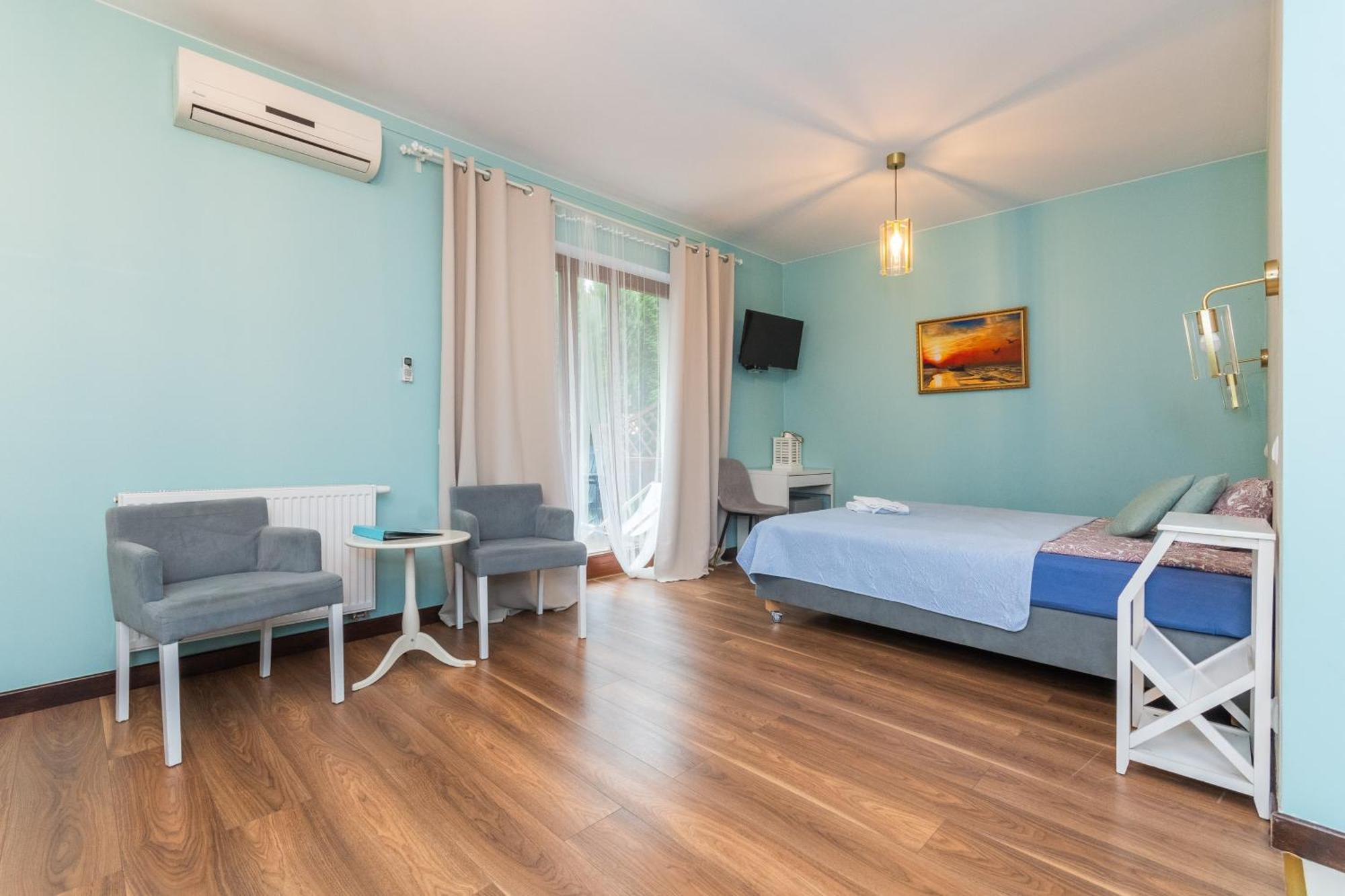 Lazurowy Dwor - Oraz Z Basenem I Parkingiem Bed & Breakfast *