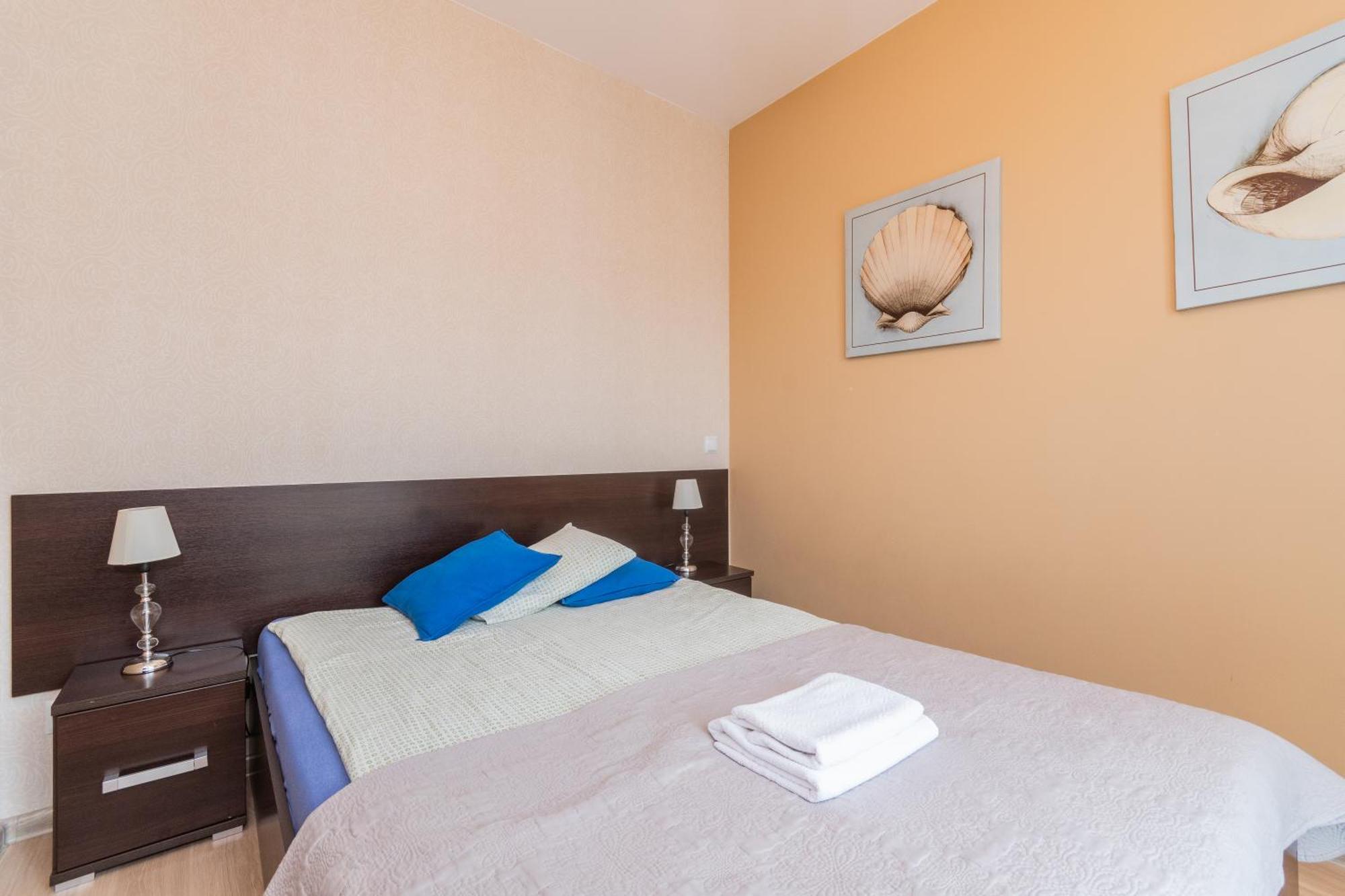 Lazurowy Dwor - Oraz Z Basenem I Parkingiem Bed & Breakfast