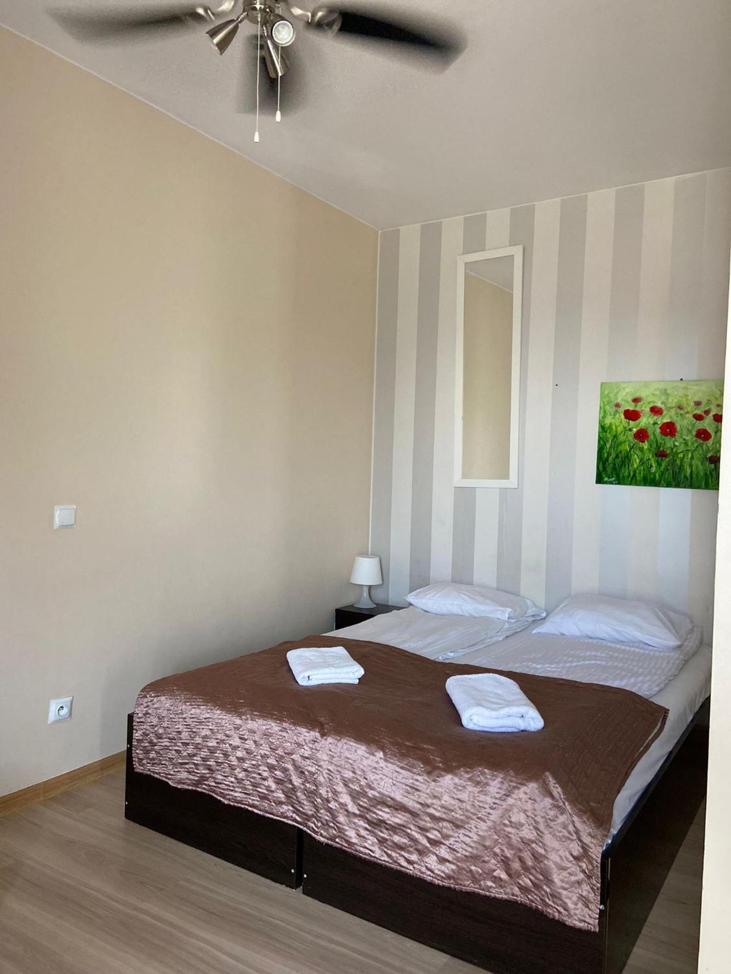 Lazurowy Dwor - Oraz Z Basenem I Parkingiem Bed & Breakfast