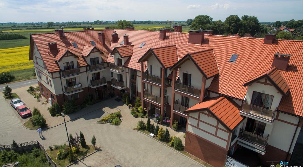 Lazurowy Dwor - Oraz Z Basenem I Parkingiem Bed & Breakfast *